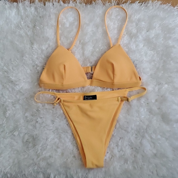Bright Swimwear 2pcs bathing suit👙 - Picture 5 of 6
